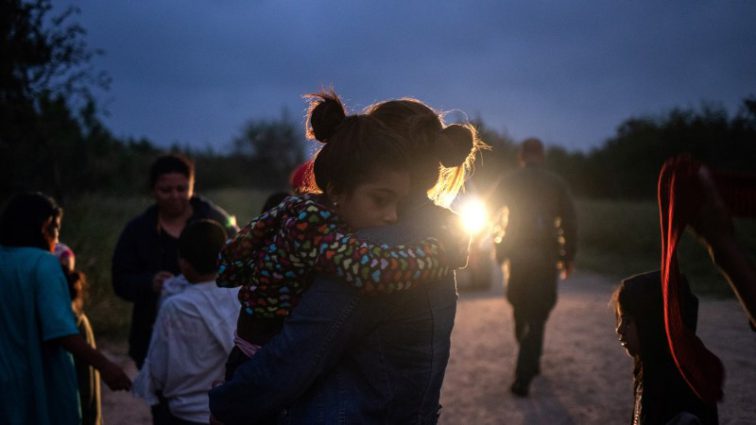 После пересечения границы США, погибла семилетняя беженка
