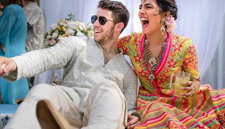 «Непревзойденная улыбка»: Приянка Чопра впервые появилась на публике после свадьбы
