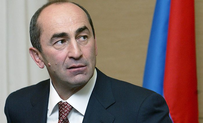 «Мы будем обжаловать решение»: Суд вернул под арест экс-президента Армении Роберта Кочаряна