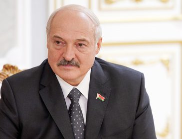 «Бабла мало, нет «Мерседесов»: Чиновник Лукашенко жестко оконфузился
