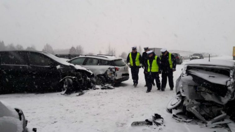 Массовая ДТП в Польше: Столкнулись почти 20 автомобилей. Есть пострадавшие