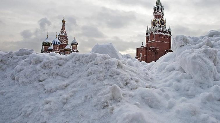 «Небезопасно находиться на улице»: На Москву надвигаются аномальные морозы