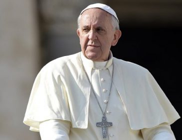 «Мы все будем жить в одном доме, но не как братья и сестры»: папа Римский обеспокоен тем, что церковь станет «прекрасным музеем прошлого»