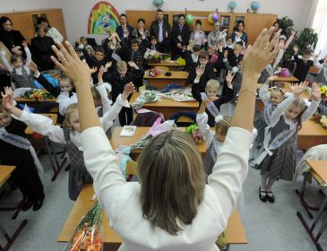 «Можете отпилить ему ногу!»: В России учительница спровоцировала избиение первоклассника