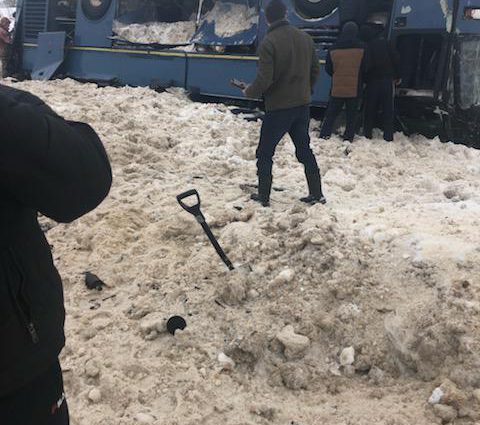 В России перевернулся автобус с детьми: погибло несколько человек, много раненых