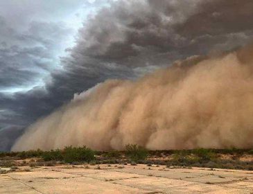 На Австралию обрушились шторм и песчаная буря: без света тысячи домов