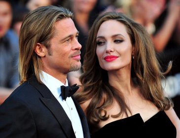 Анджелину Джоли и Брэда Питта впервые «застукали» вместе после развода